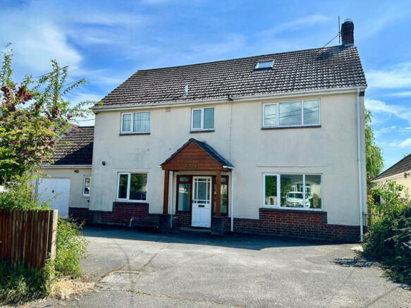 4 Bedroom Detached House