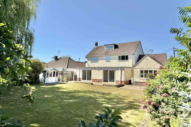 4 Bedroom Detached House