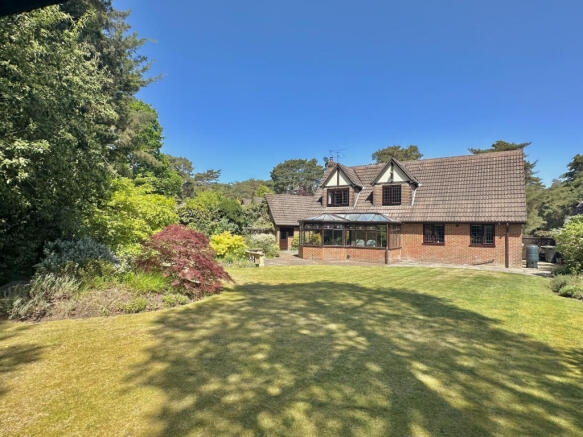 4 Bedroom Detached Property