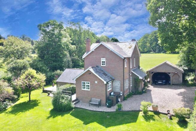 4 bedroom detached cottage