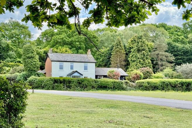 Charming 4 bedroom forest cottage with 2/3 recept