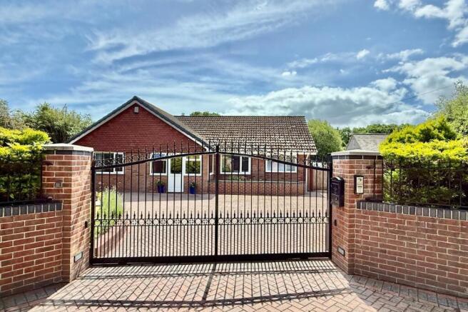 3 bed detached bungalow