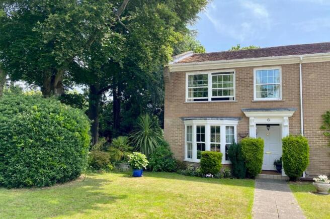 FOUR BEDROOM TOWN HOUSE