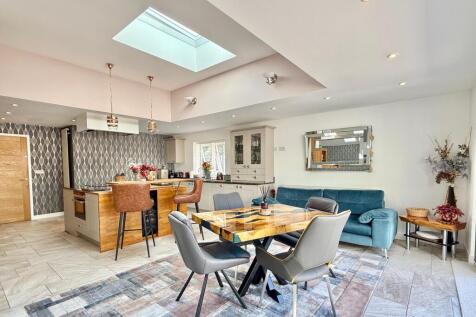 Moneyfly Road, Verwood, BH31