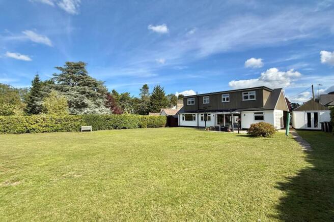 4/5 bedroom chalet house