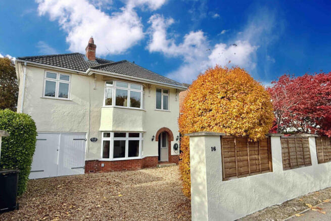 5 bedroom detached family home