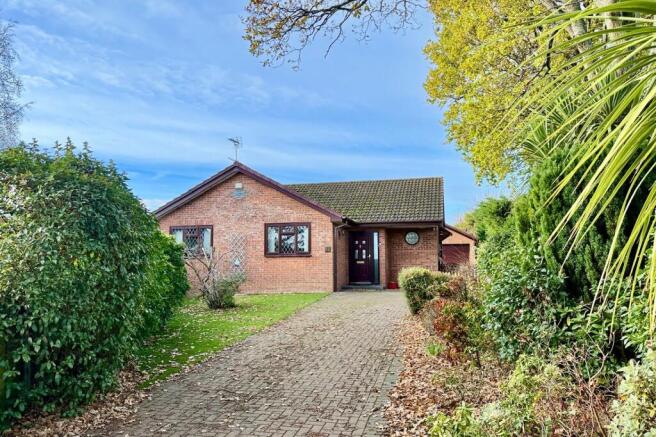 3 bedroom detached bungalow
