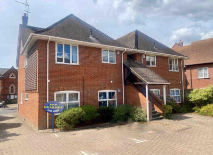 Elizabeth Court, Town Centre, BH24 1DG