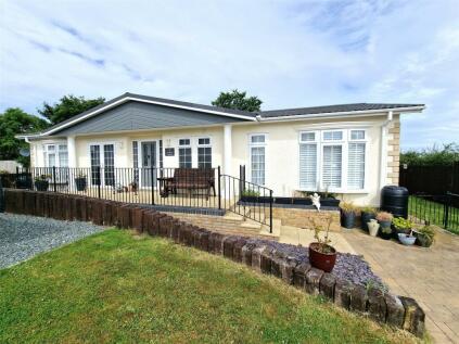 Bude - 2 bedroom bungalow for sale