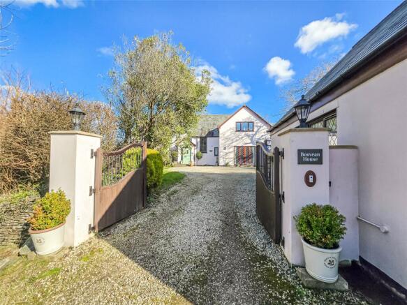 Entrance Driveway