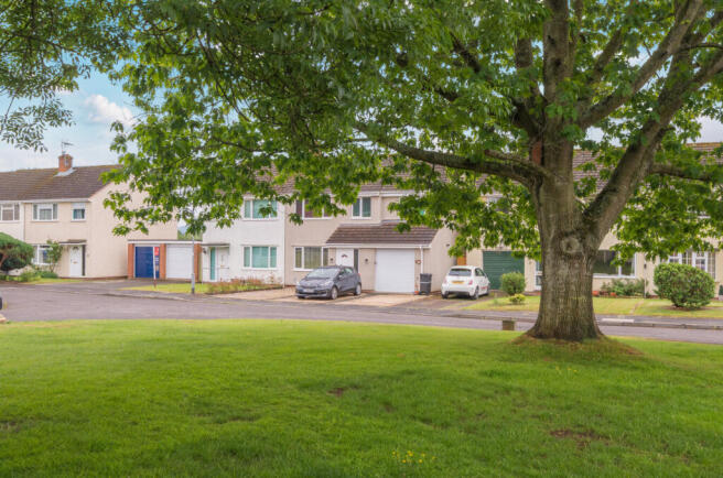 1297401-22-682dae...