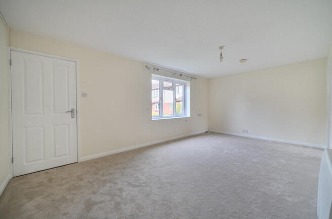 1376486-16-690b28...