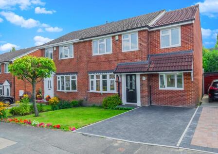 Cotswold Drive, Hightown, Liversedge, WF15