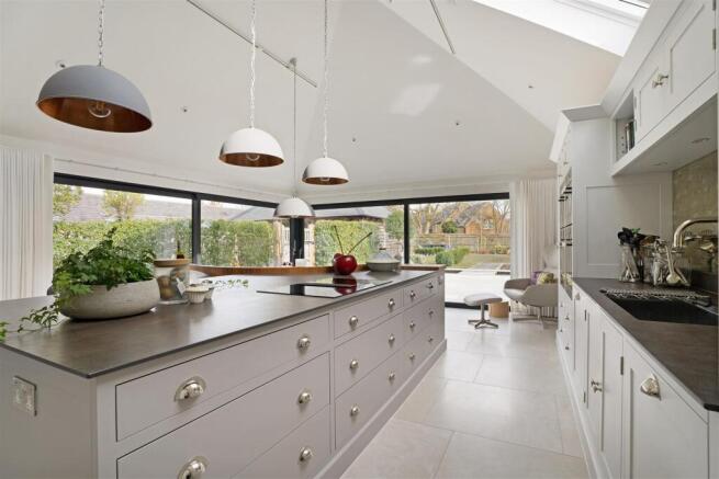 Kitchen 1.jpg