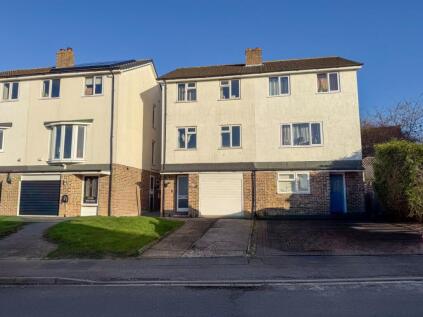 Pine Ridge, Newbury, RG14