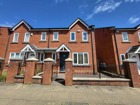 3 Bedroom Semi Detached for Sale