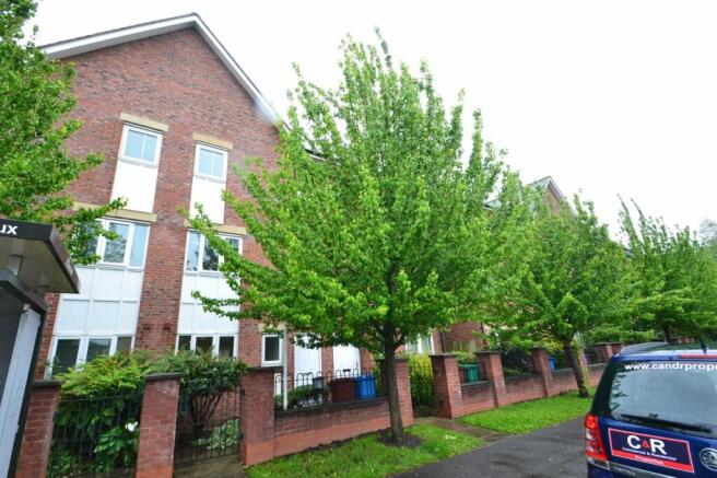 4 bedroom Terraced for rent