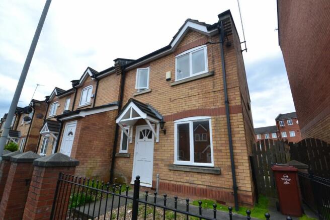 3 bedroom Semi Detached for rent