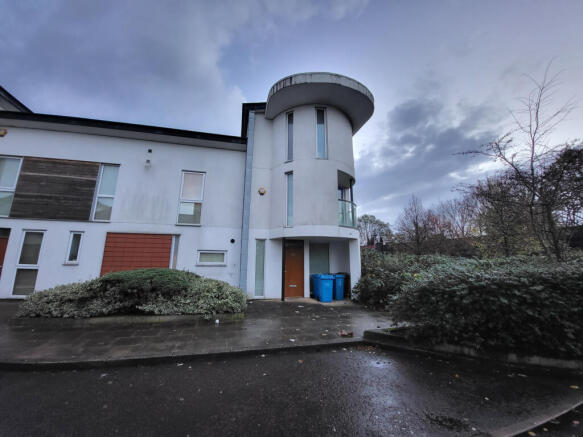 4 Bedroom Town House For Rent