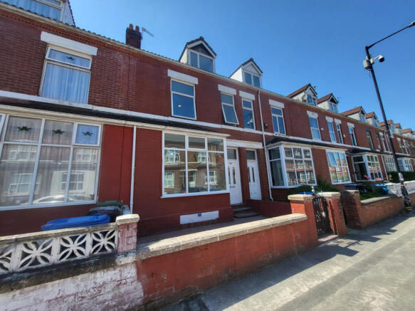 4 Bedroom Terraced for Rent