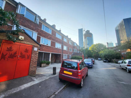 Hunmanby Avenue, Hulme, Manchester. M15 5FE