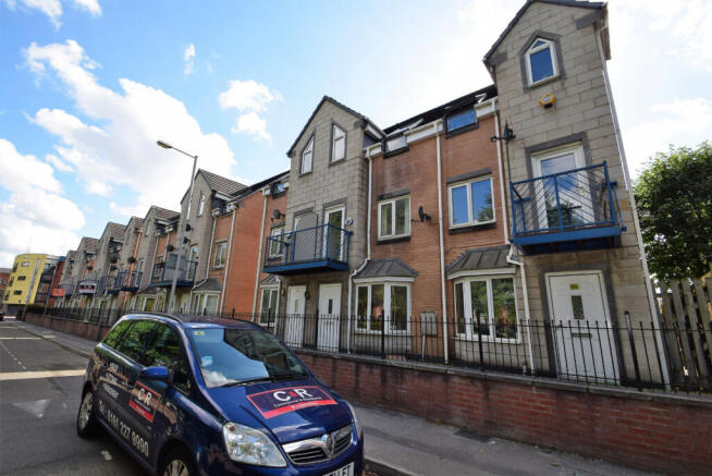 4 Bedroom Town House for Rent