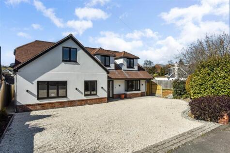 North Road, Clanfield