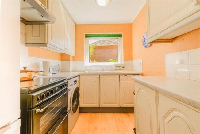 2 Cormorant Close Kitchen 2.jpeg