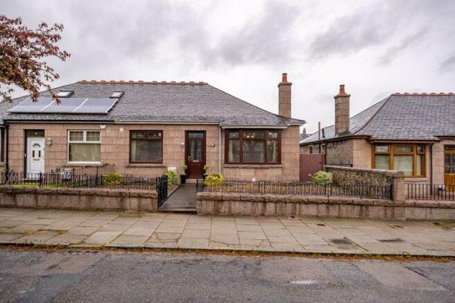 4 bedroom semi-detached house  for sale Kaimhill