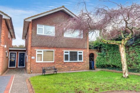 Raven Road, Stokenchurch, HP14