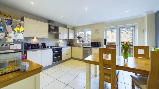 CAM04968G0-PR0012-STILL001