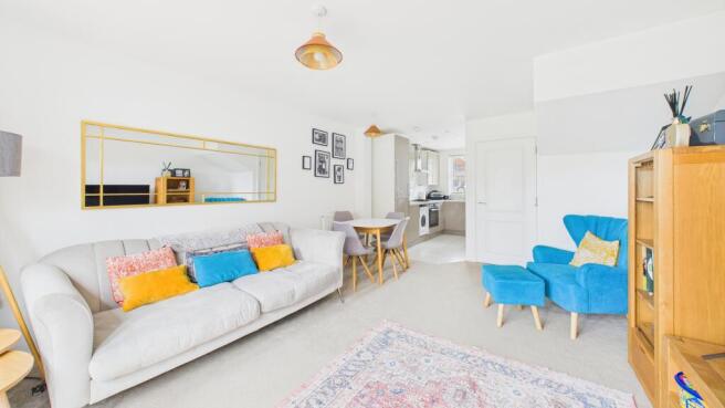 CAM04968G0-PR0051-STILL005