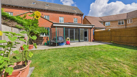 Almond Tree Drive, Weston Turville, Aylesbury, Buckinghamshire