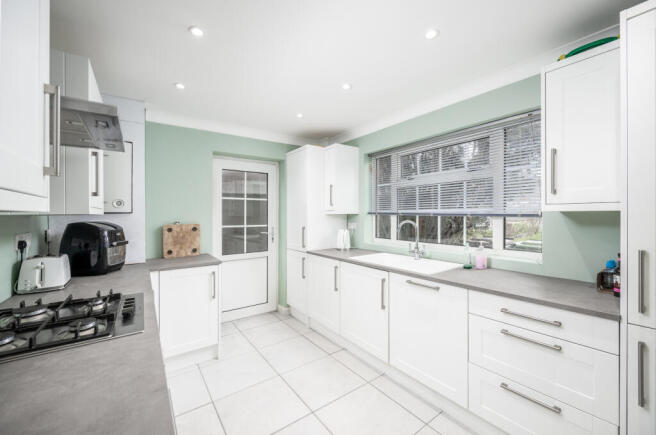 1 Barnet Way, HP22 5DN-30