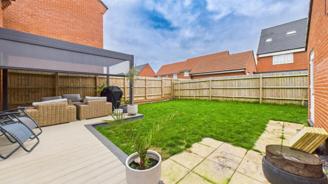 3-CAM04968G0-PR0085-STILL011