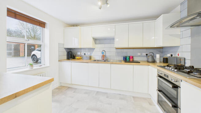 CAM04968G0-PR0090-STILL001