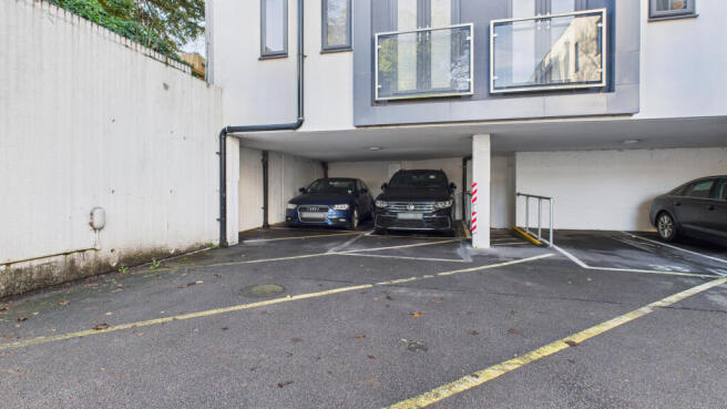 CAM04968G0-PR0094-STILL001