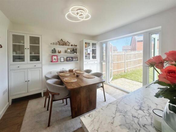 Kitchen/Dining Area