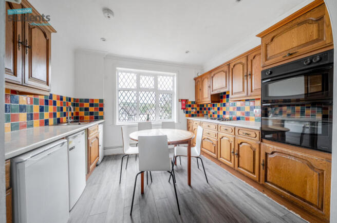 7d395850-6493-454...