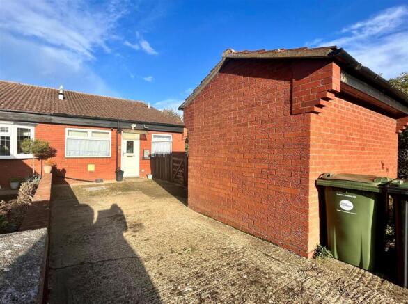16a The Mixies, Stotfold - Main.jpg