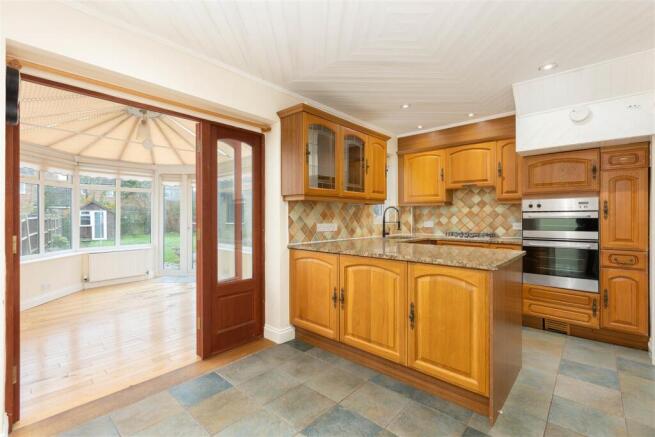 4 Holme Close-10.jpg