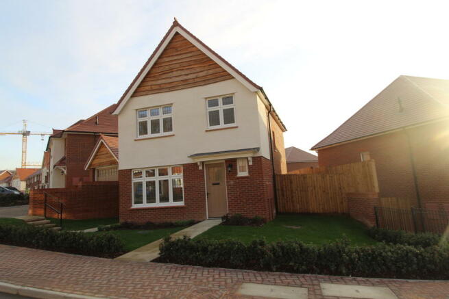 3 bedroom detached house to rent Park Town
