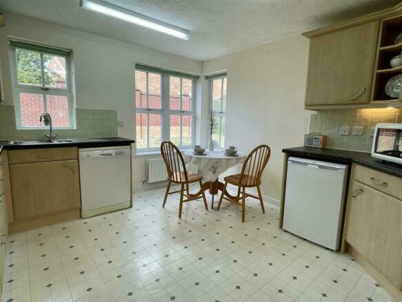 kitchen/Breakfast Room