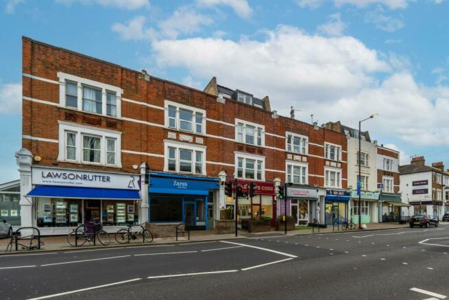3 bedroom flat for rent in Fulham Palace Road, London, SW6