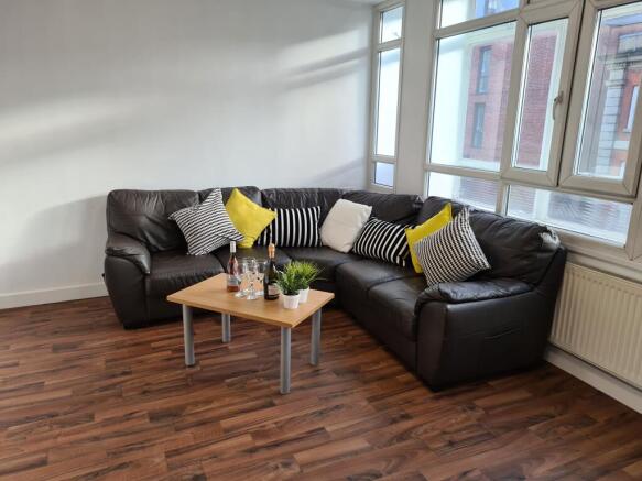 Flat E lounge