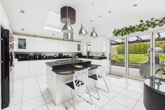 Breakfasting Kitchen