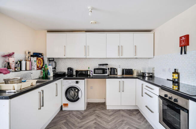 1358318-8-68d3c8f...