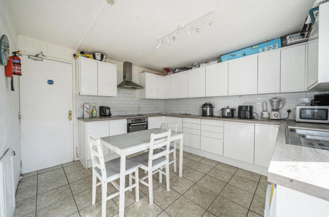 1358324-8-68d5430...