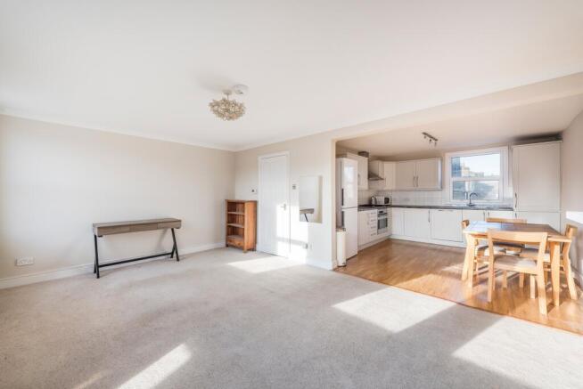 Comyn Road 36C, SW11