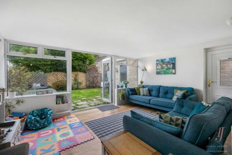 Kings Stanley, Stonehouse